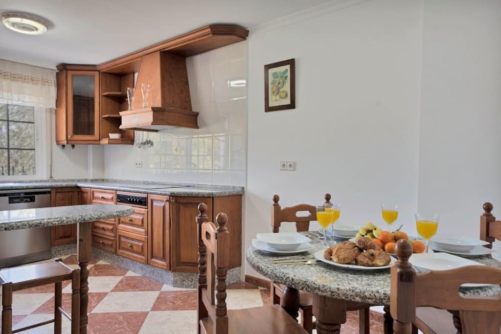 Con Jacuzzi Y Parking En San Pedro - Del Valle 72 2 Apartment